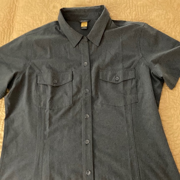 Eddie Bauer Tops - Eddie Bauer Short sleeve button down shirt, stretch fabric